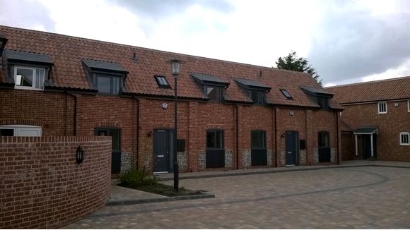 Street Farm Barns - Courtyard