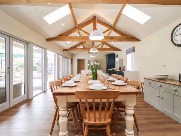 Church Farm Barn 004